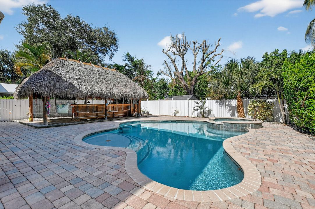 На продажу: $875,000 (3 спален, 2 ванн, 2300 Квадратных фут)