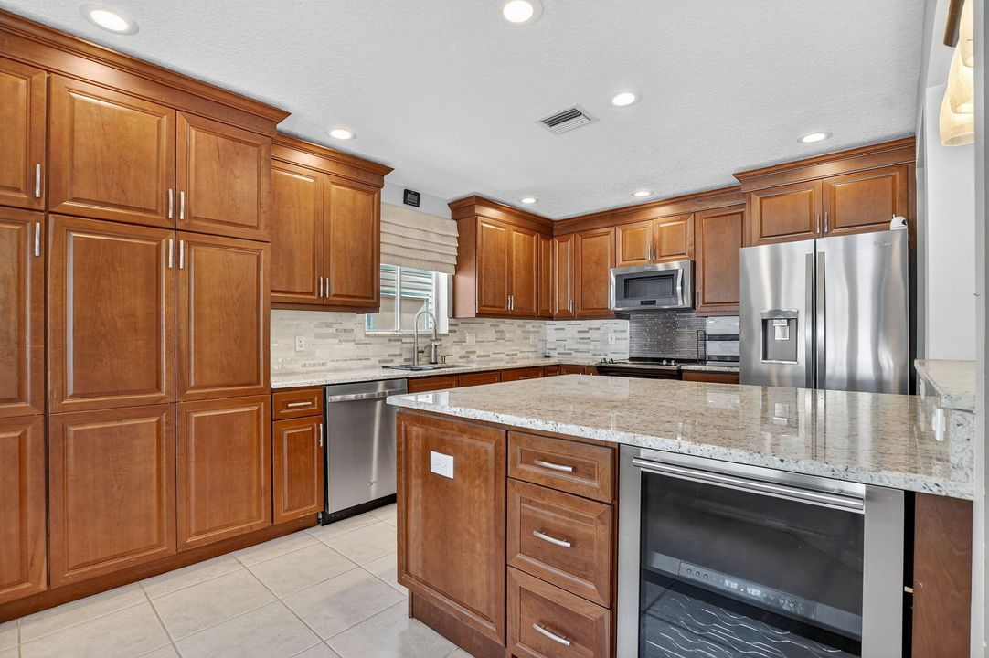 На продажу: $875,000 (3 спален, 2 ванн, 2300 Квадратных фут)