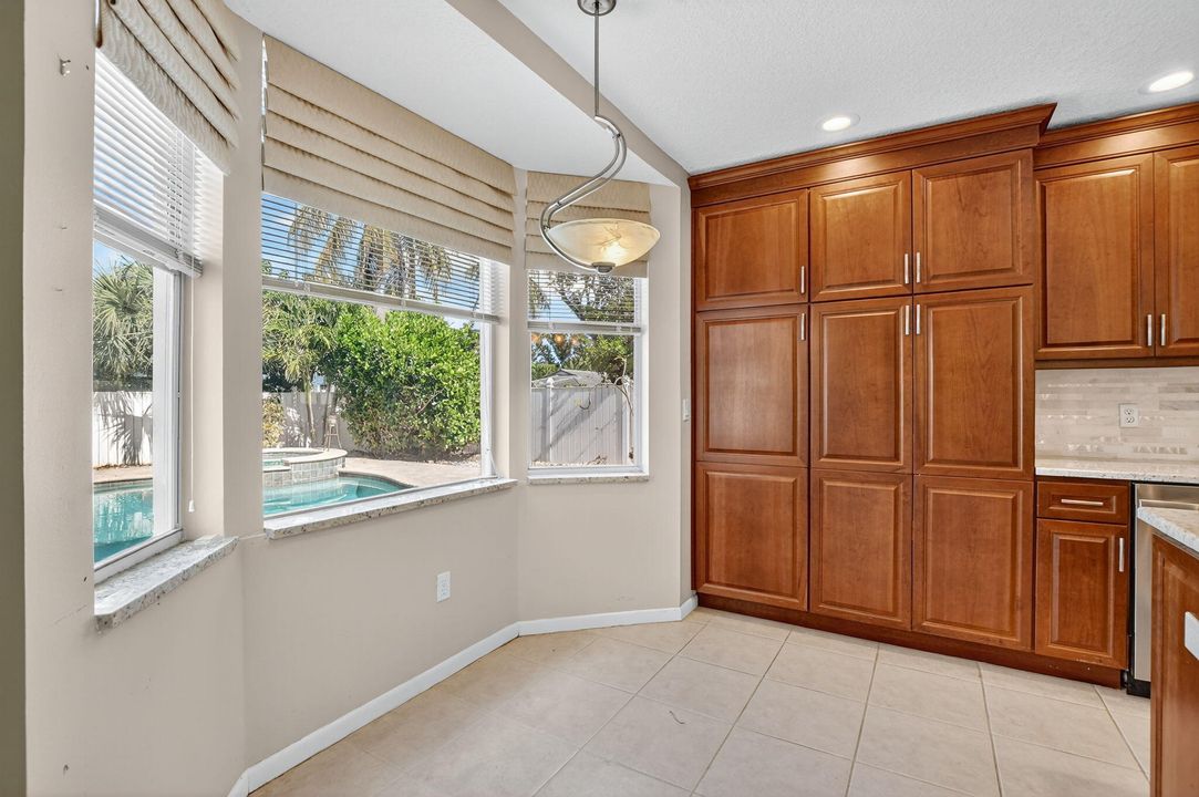 На продажу: $875,000 (3 спален, 2 ванн, 2300 Квадратных фут)