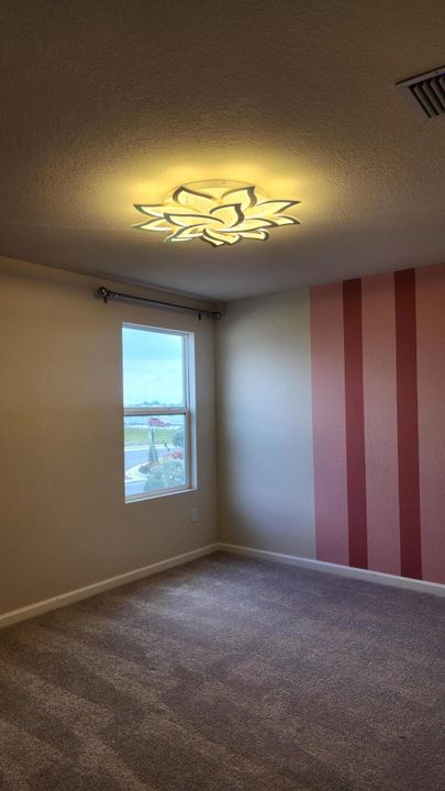 待售: $426,400 (5 贝兹, 2 浴室, 2326 平方英尺)