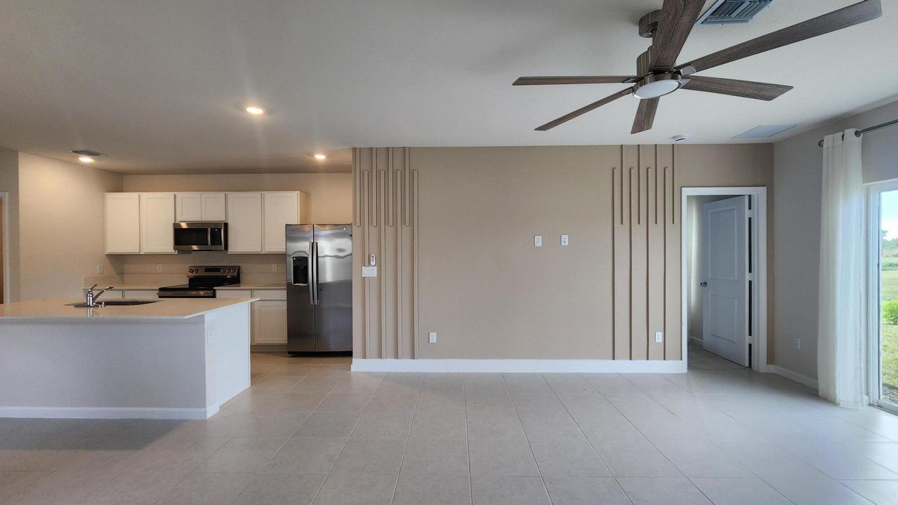 待售: $426,400 (5 贝兹, 2 浴室, 2326 平方英尺)