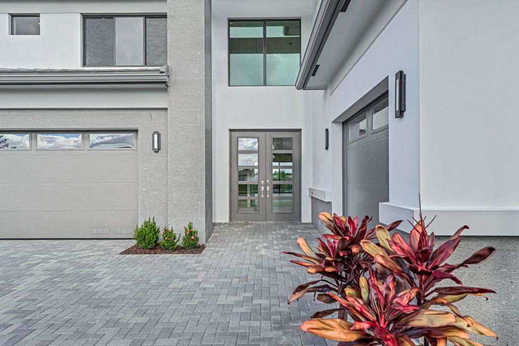 For Sale: $1,922,900 (5 beds, 5 baths, 5136 Square Feet)