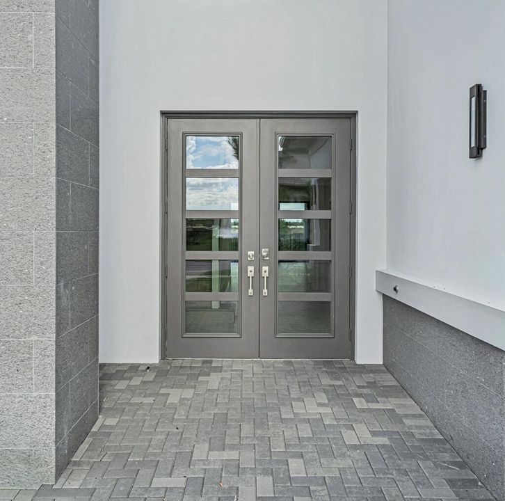 For Sale: $1,922,900 (5 beds, 5 baths, 5136 Square Feet)