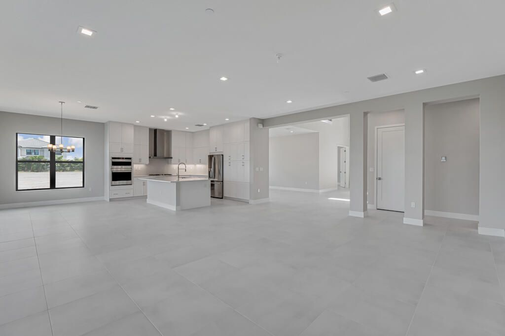 For Sale: $1,922,900 (5 beds, 5 baths, 5136 Square Feet)