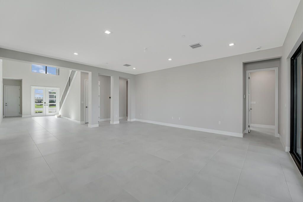 For Sale: $1,922,900 (5 beds, 5 baths, 5136 Square Feet)