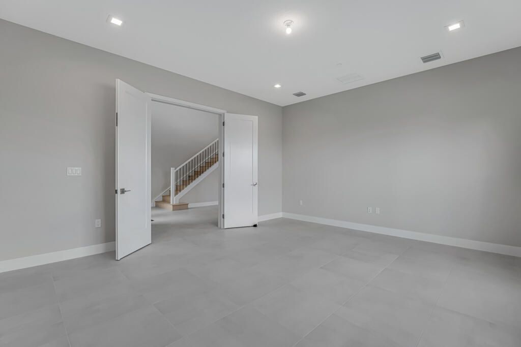 For Sale: $1,922,900 (5 beds, 5 baths, 5136 Square Feet)