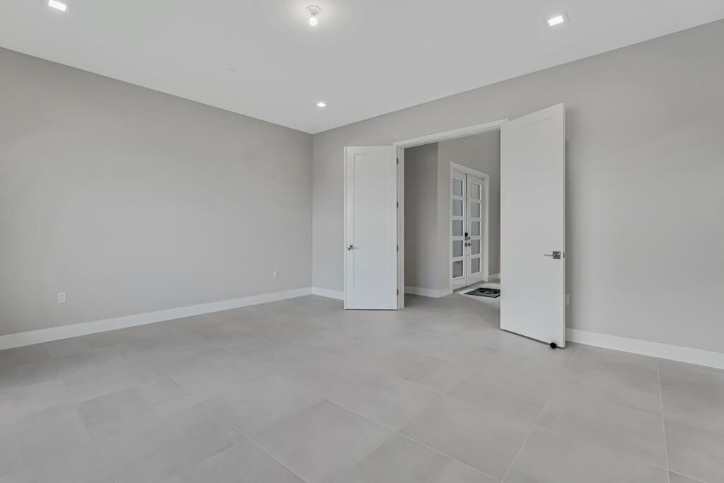 For Sale: $1,922,900 (5 beds, 5 baths, 5136 Square Feet)