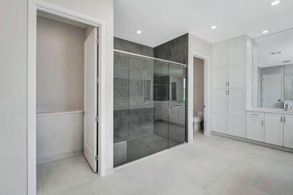 For Sale: $1,922,900 (5 beds, 5 baths, 5136 Square Feet)