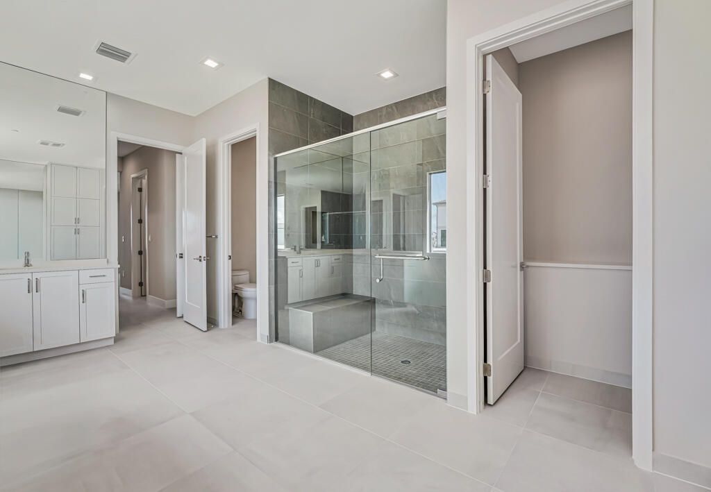 For Sale: $1,922,900 (5 beds, 5 baths, 5136 Square Feet)