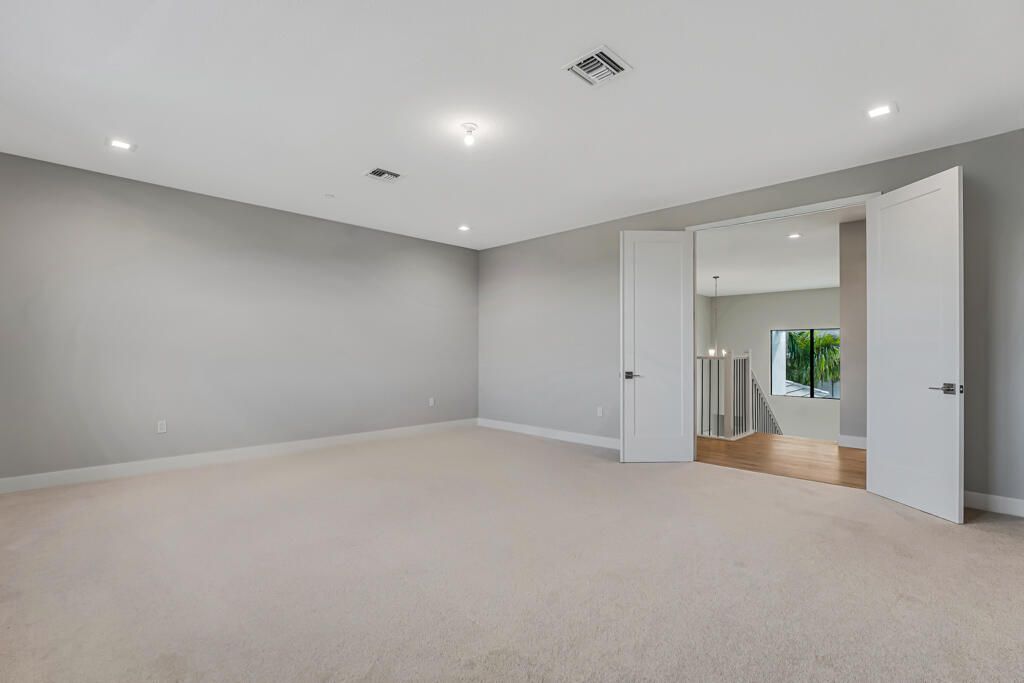 For Sale: $1,922,900 (5 beds, 5 baths, 5136 Square Feet)