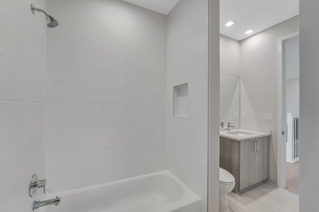 For Sale: $1,922,900 (5 beds, 5 baths, 5136 Square Feet)