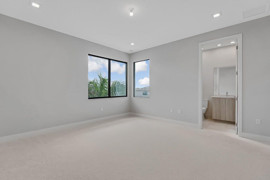 For Sale: $1,922,900 (5 beds, 5 baths, 5136 Square Feet)