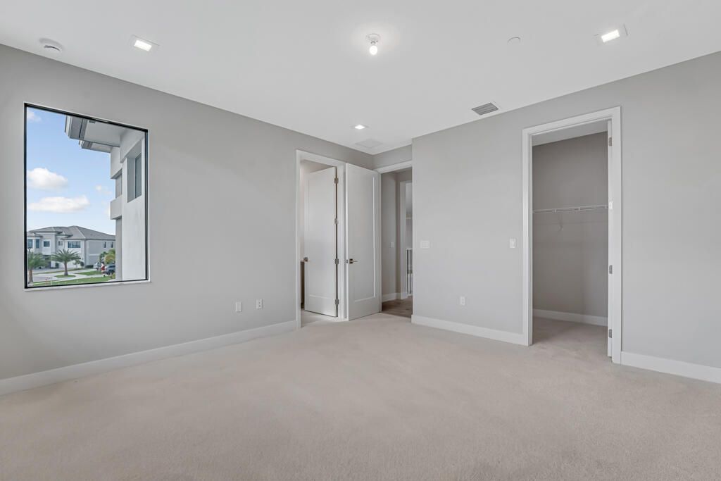 For Sale: $1,922,900 (5 beds, 5 baths, 5136 Square Feet)