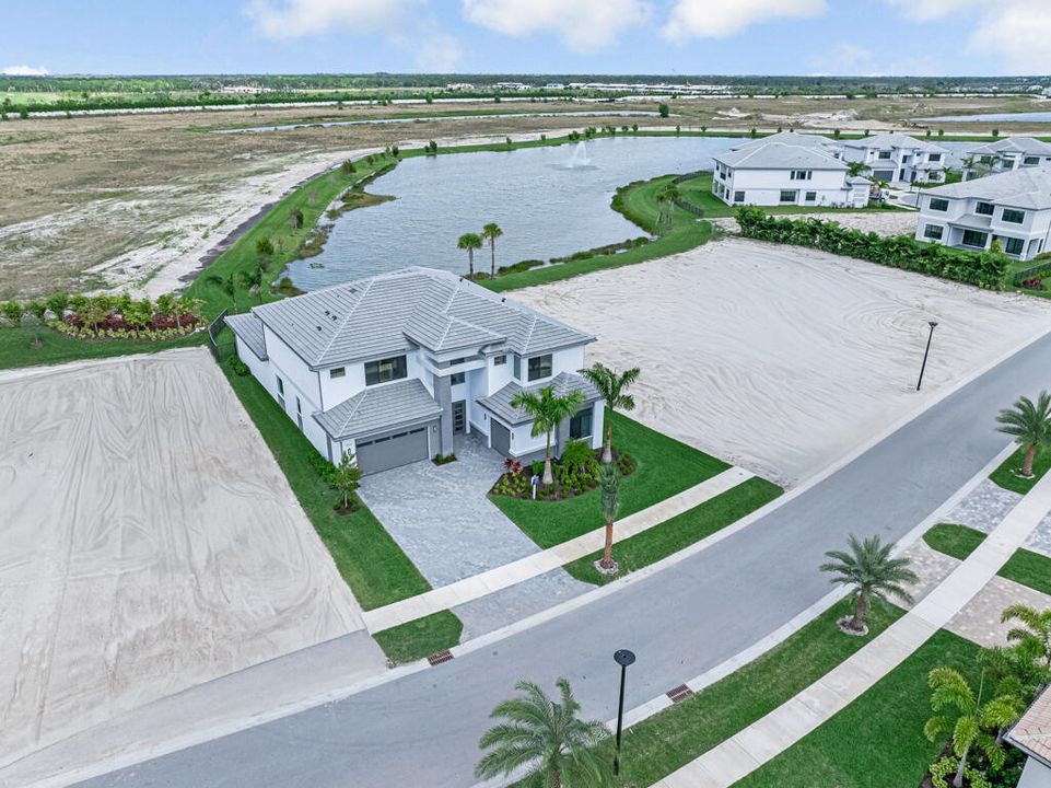 For Sale: $1,922,900 (5 beds, 5 baths, 5136 Square Feet)