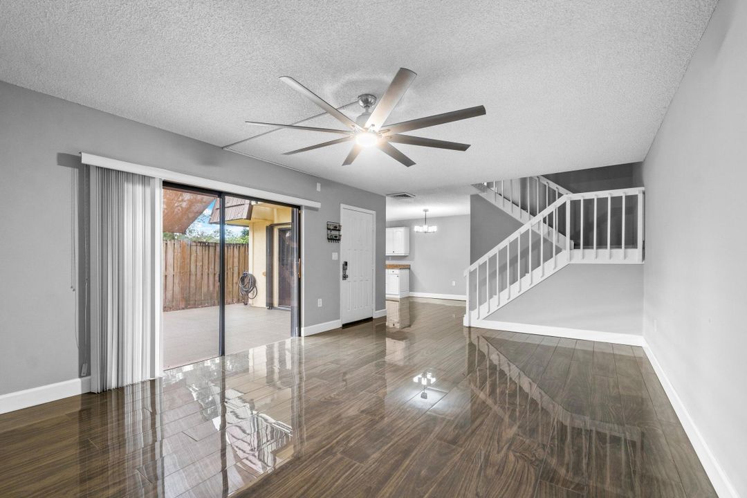 En Venta: $369,999 (2 camas, 2 baños, 1236 Pies cuadrados)