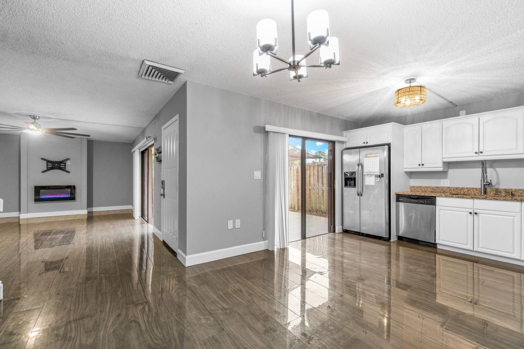 En Venta: $369,999 (2 camas, 2 baños, 1236 Pies cuadrados)