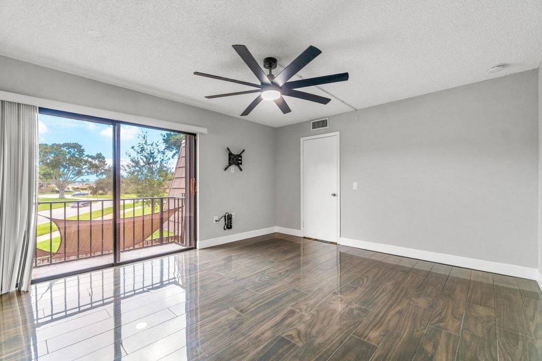 En Venta: $369,999 (2 camas, 2 baños, 1236 Pies cuadrados)