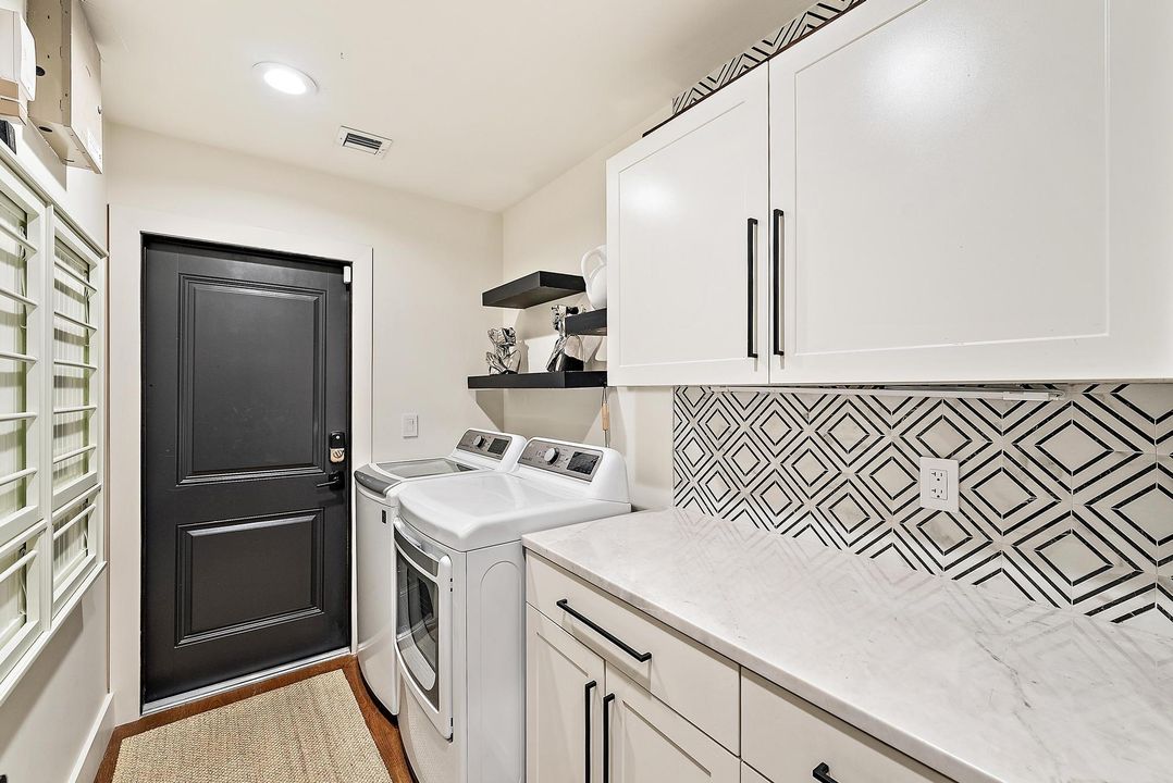 For Sale: $1,900,000 (3 beds, 3 baths, 2680 Square Feet)