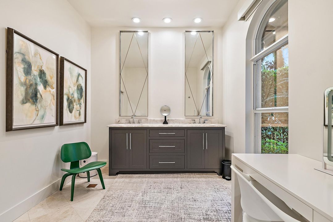 For Sale: $1,900,000 (3 beds, 3 baths, 2680 Square Feet)