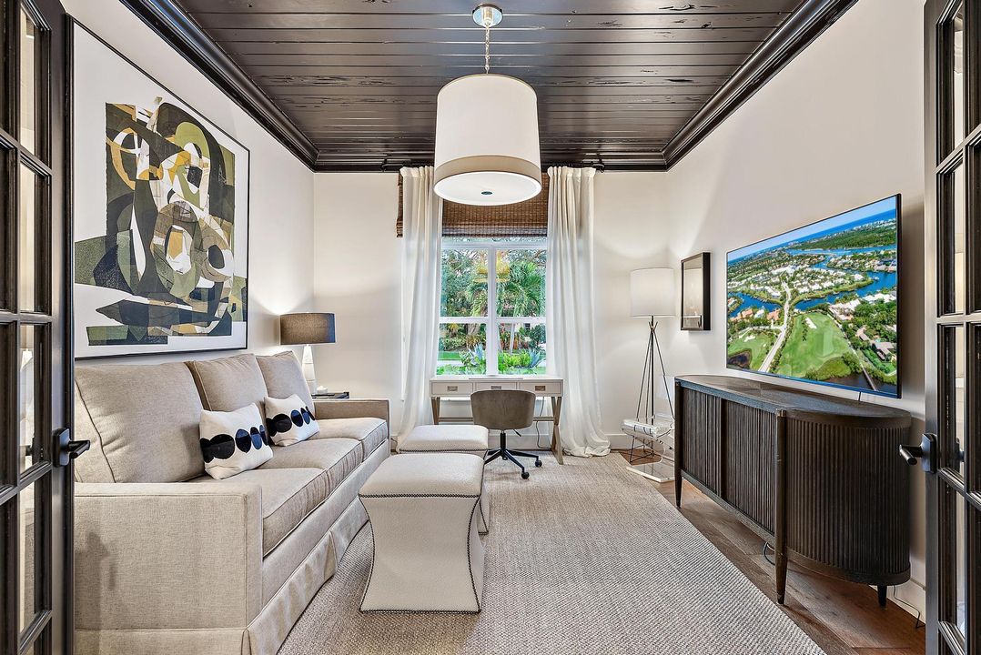 For Sale: $1,900,000 (3 beds, 3 baths, 2680 Square Feet)