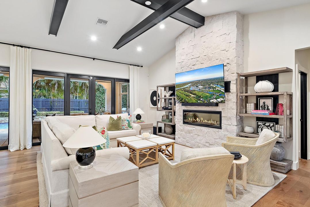 For Sale: $1,900,000 (3 beds, 3 baths, 2680 Square Feet)