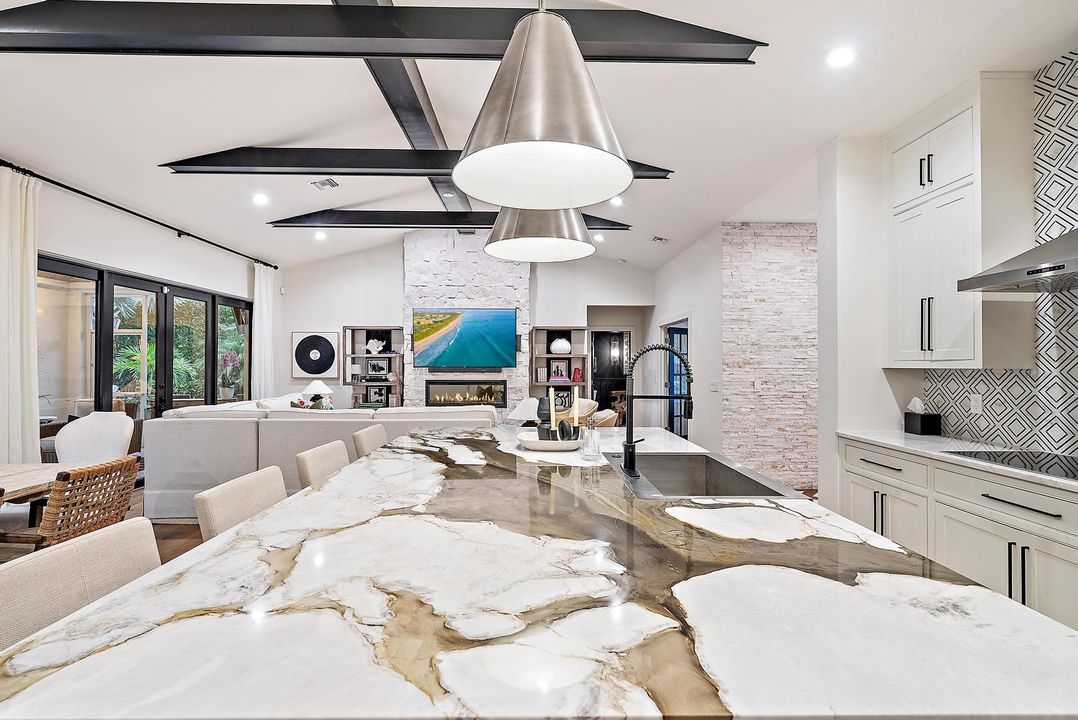 For Sale: $1,900,000 (3 beds, 3 baths, 2680 Square Feet)