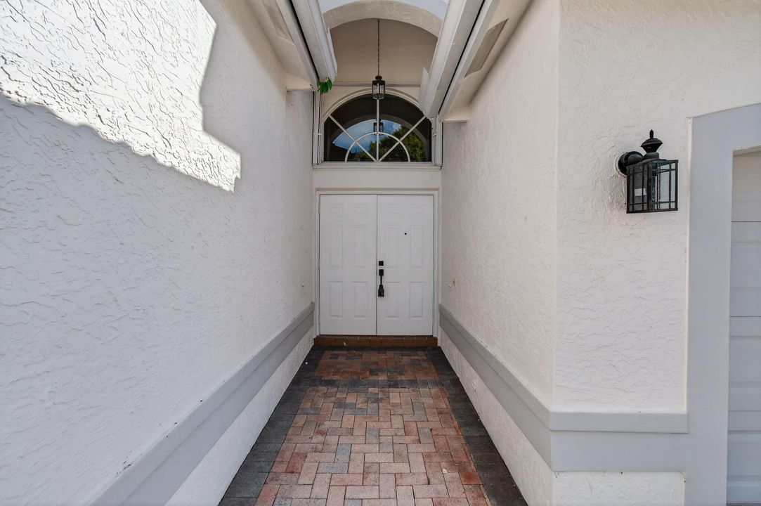 En Venta: $645,000 (3 camas, 2 baños, 2097 Pies cuadrados)