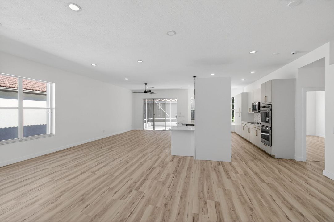 En Venta: $645,000 (3 camas, 2 baños, 2097 Pies cuadrados)