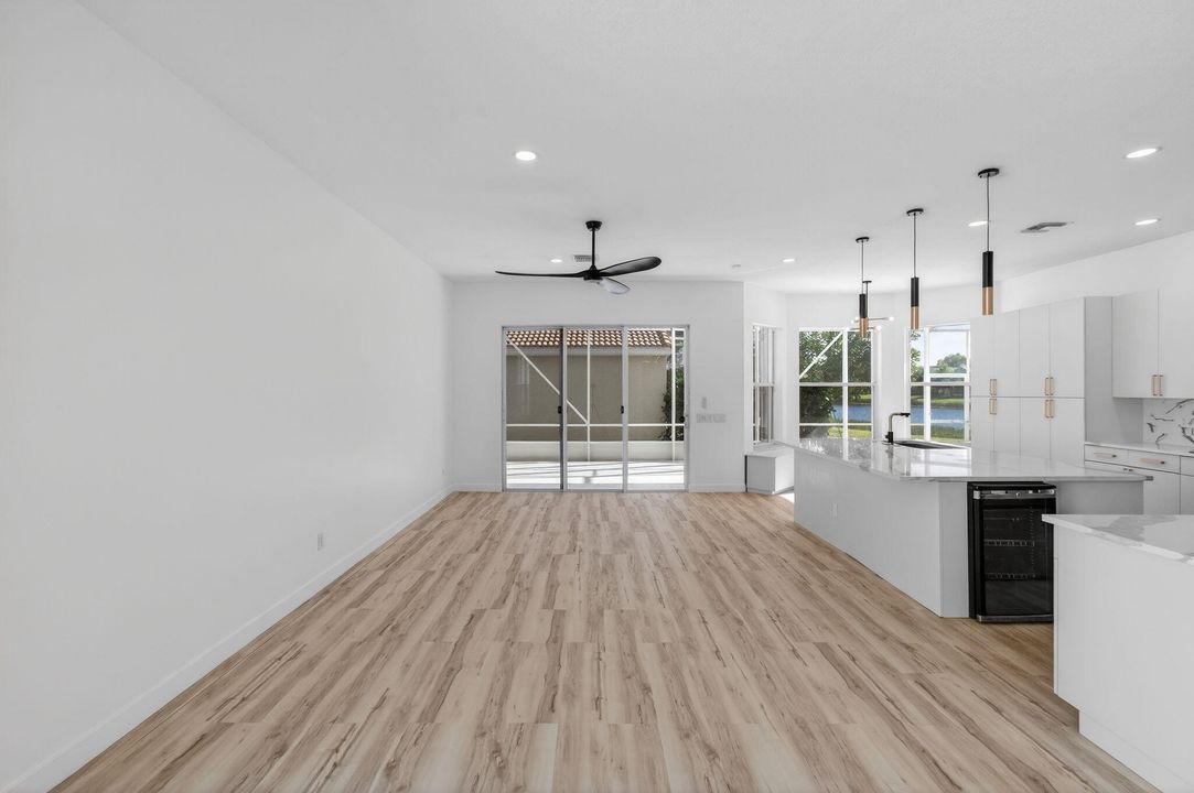 En Venta: $645,000 (3 camas, 2 baños, 2097 Pies cuadrados)