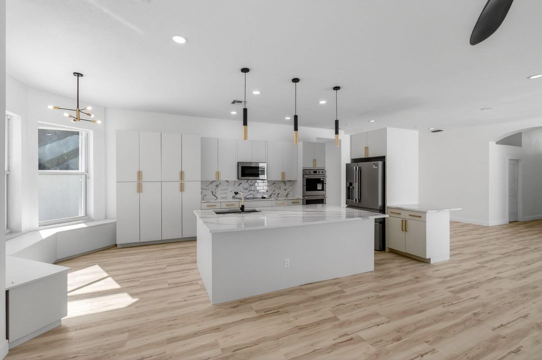 En Venta: $645,000 (3 camas, 2 baños, 2097 Pies cuadrados)