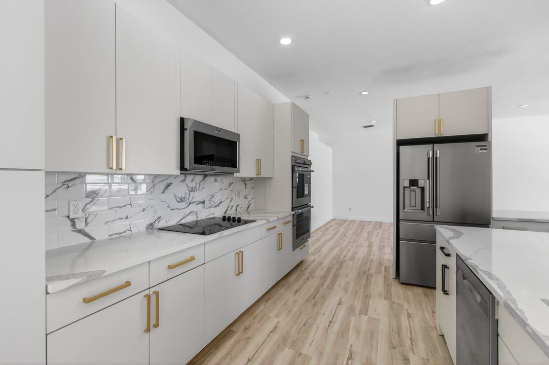 En Venta: $645,000 (3 camas, 2 baños, 2097 Pies cuadrados)