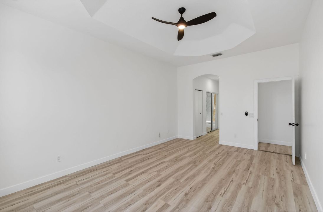 En Venta: $645,000 (3 camas, 2 baños, 2097 Pies cuadrados)