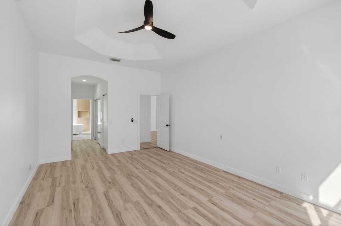 En Venta: $645,000 (3 camas, 2 baños, 2097 Pies cuadrados)