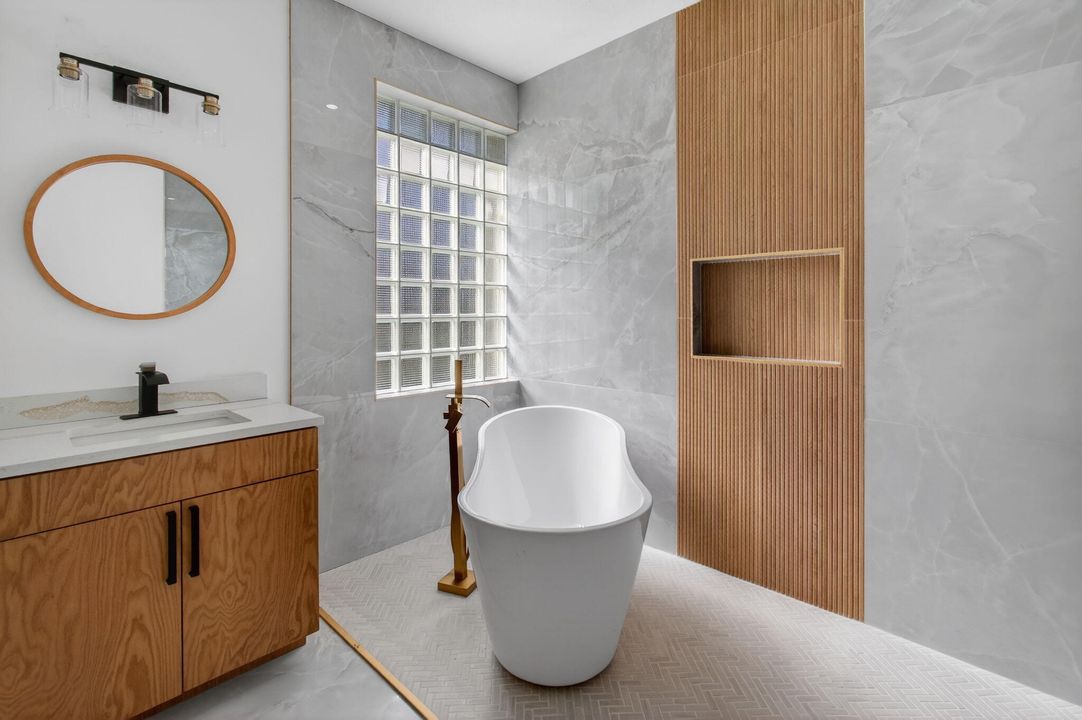 En Venta: $645,000 (3 camas, 2 baños, 2097 Pies cuadrados)