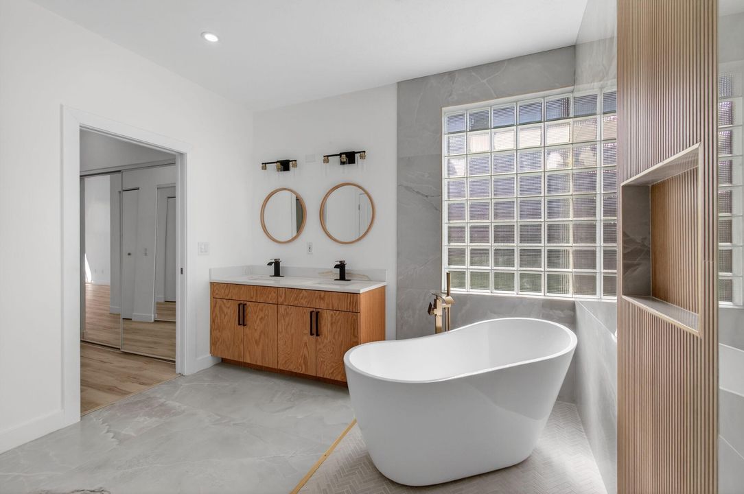 En Venta: $645,000 (3 camas, 2 baños, 2097 Pies cuadrados)