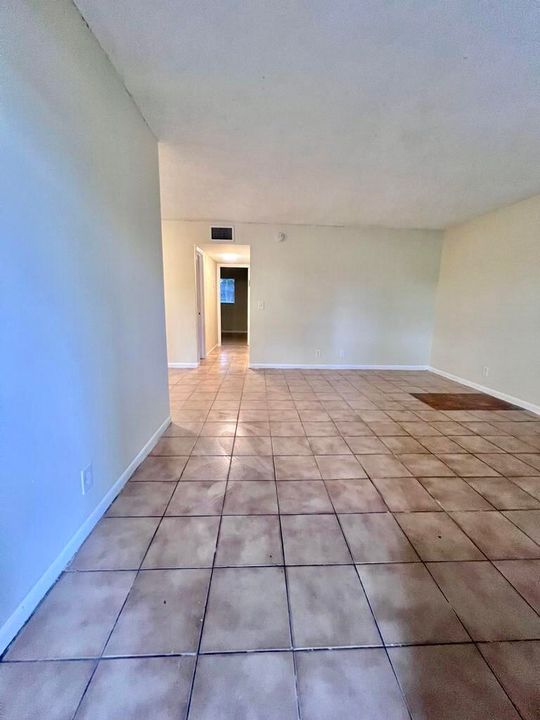 На продажу: $150,000 (2 спален, 1 ванн, 777 Квадратных фут)