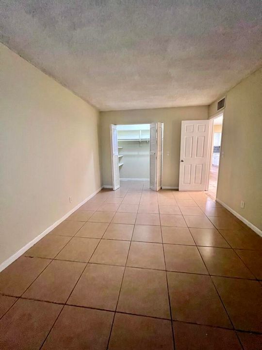 На продажу: $150,000 (2 спален, 1 ванн, 777 Квадратных фут)