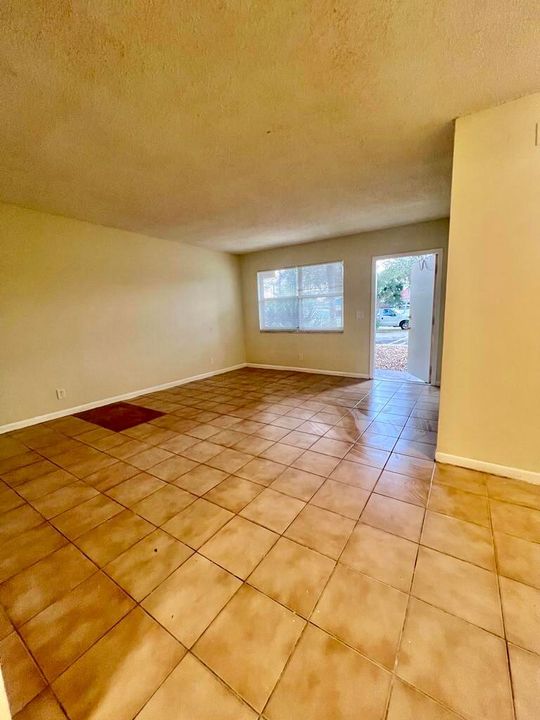 На продажу: $150,000 (2 спален, 1 ванн, 777 Квадратных фут)