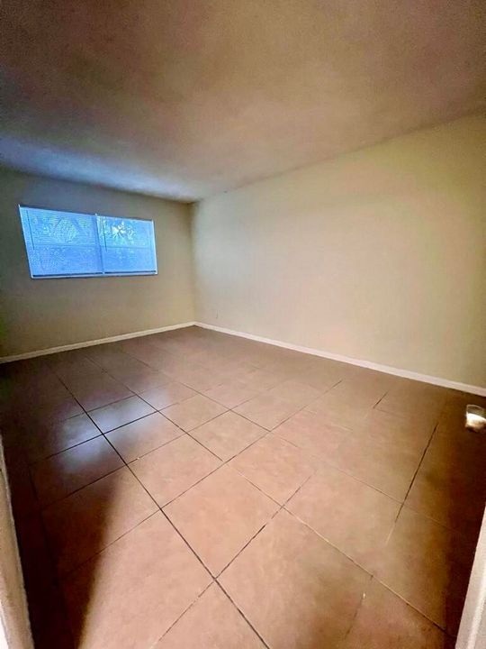 На продажу: $150,000 (2 спален, 1 ванн, 777 Квадратных фут)