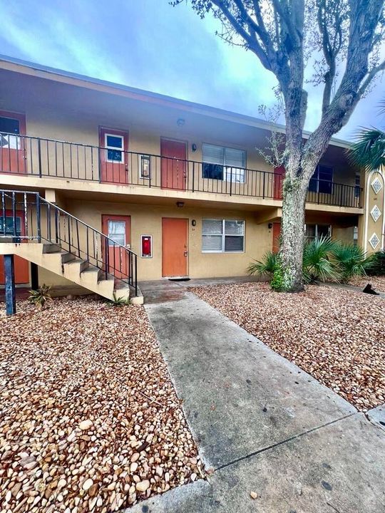 На продажу: $150,000 (2 спален, 1 ванн, 777 Квадратных фут)