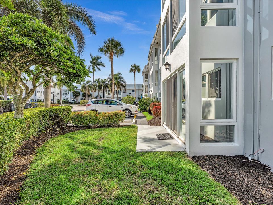 На продажу: $220,000 (2 спален, 2 ванн, 1200 Квадратных фут)