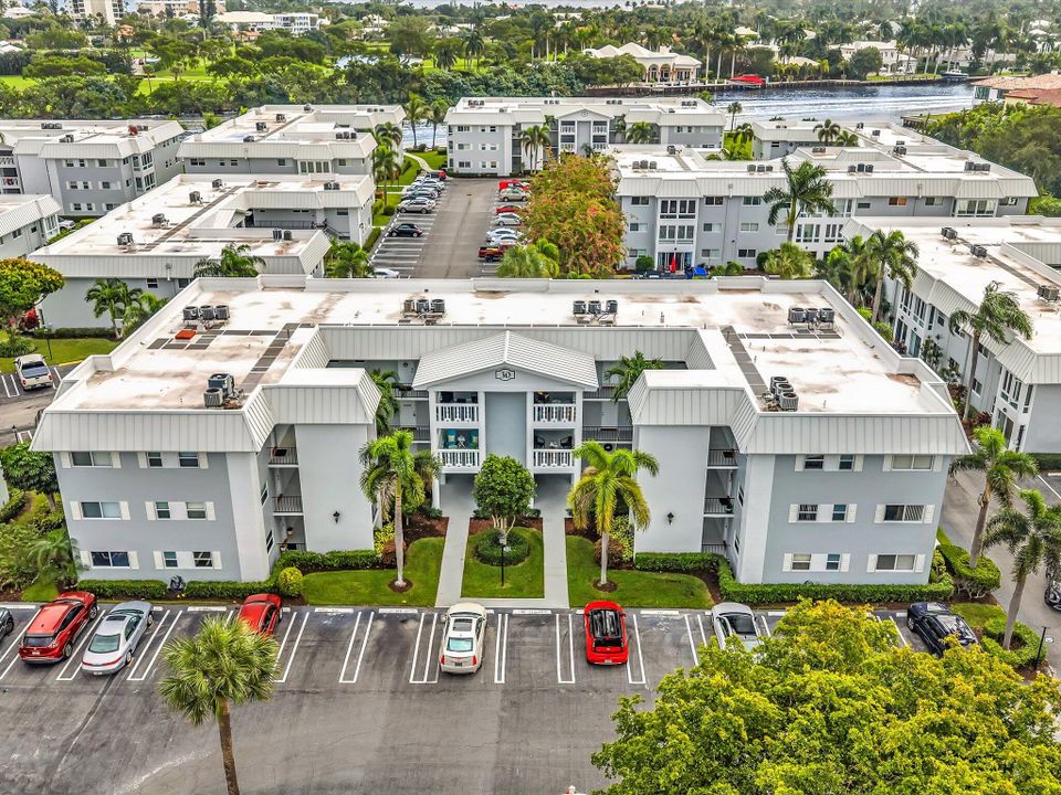 На продажу: $220,000 (2 спален, 2 ванн, 1200 Квадратных фут)