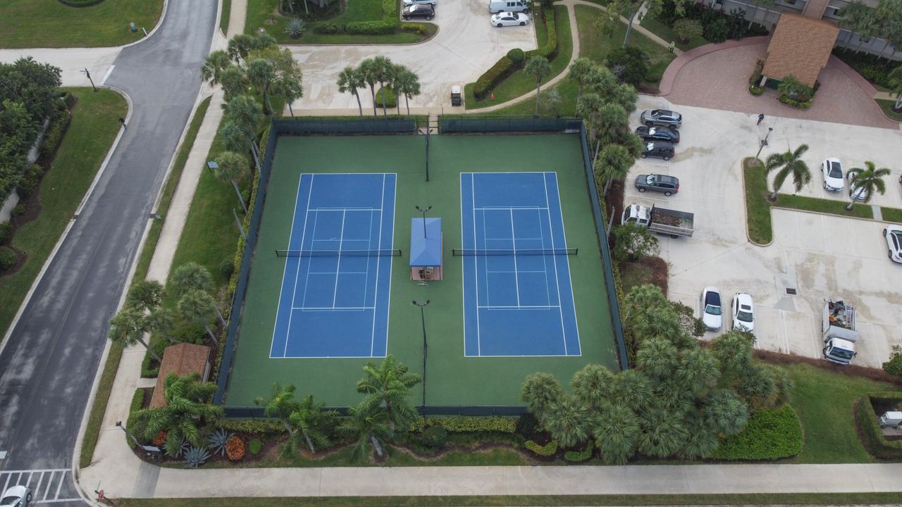 待售: $589,900 (2 贝兹, 2 浴室, 1385 平方英尺)