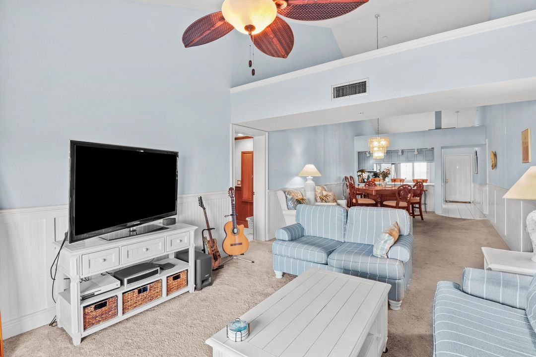 待售: $589,900 (2 贝兹, 2 浴室, 1385 平方英尺)