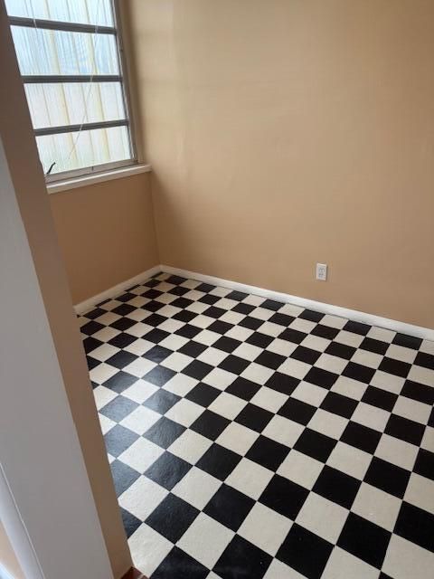 На продажу: $70,000 (1 спален, 1 ванн, 850 Квадратных фут)