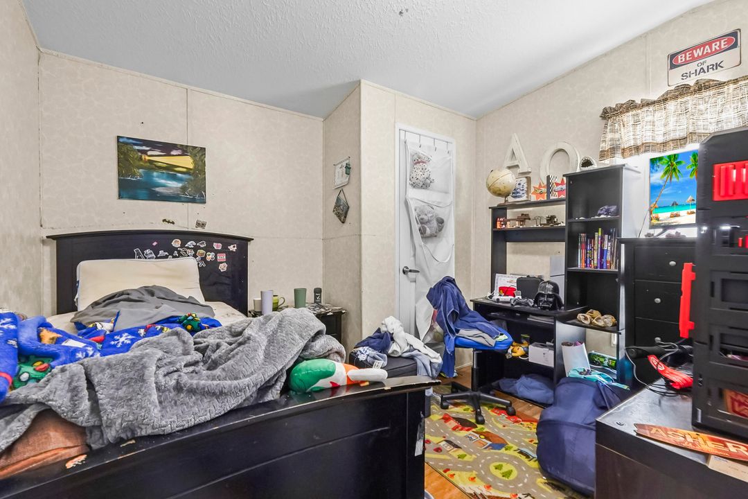 На продажу: $219,900 (2 спален, 2 ванн, 912 Квадратных фут)