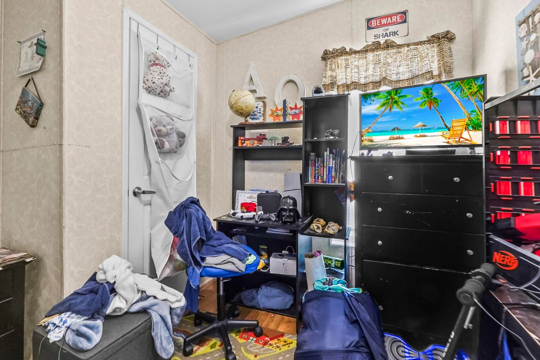 На продажу: $219,900 (2 спален, 2 ванн, 912 Квадратных фут)