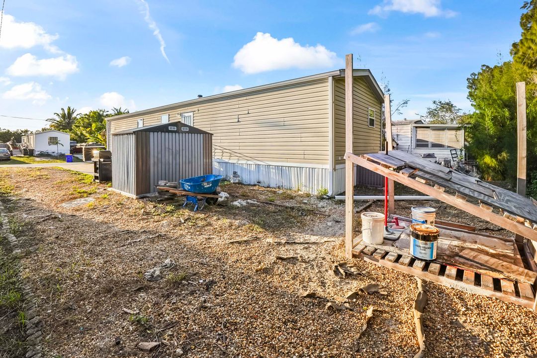 На продажу: $219,900 (2 спален, 2 ванн, 912 Квадратных фут)