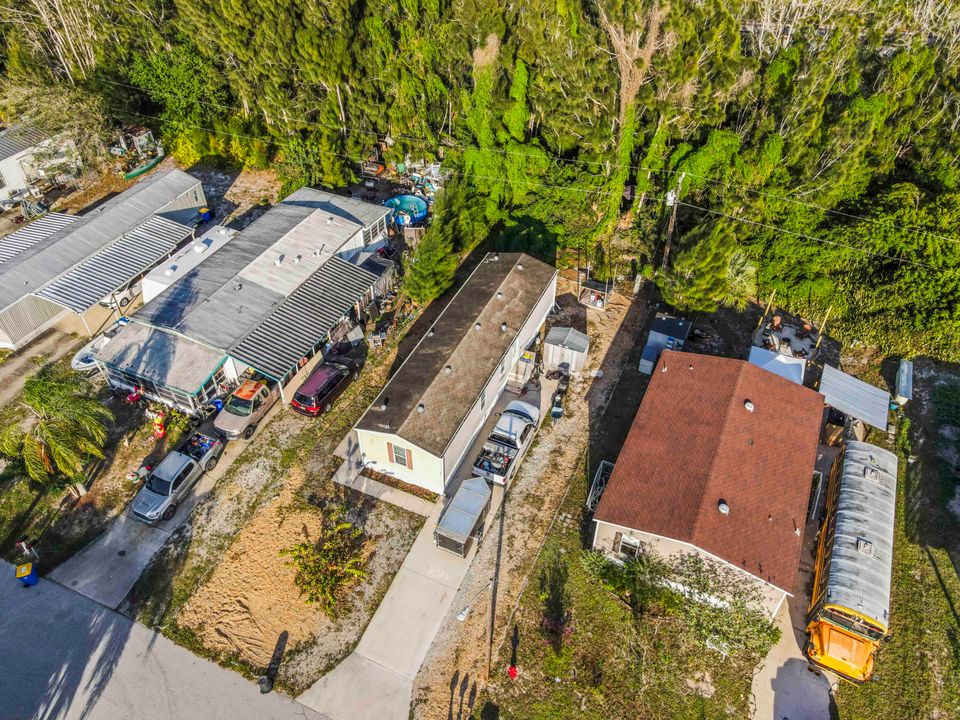 На продажу: $219,900 (2 спален, 2 ванн, 912 Квадратных фут)