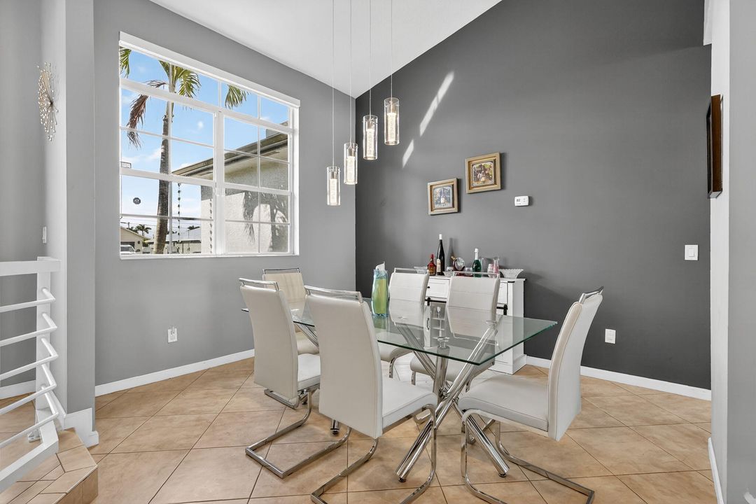 For Rent: $3,000 (3 beds, 2 baths, 1820 Square Feet)